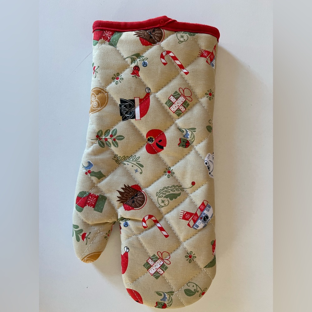 1 St. Nicholas Square® Star Wars Holiday Oven Mitt Cotton Quilted baking kitchen